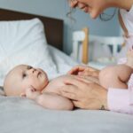 Soins bien-être pour bébé : les produits naturels à essayer